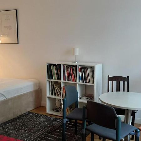 Central, Charming Studio For Up To 3 People In Historic Building Berlin Exterior photo