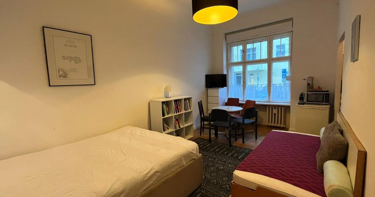 Central, Charming Studio For Up To 3 People In Historic Building Berlin Exterior photo